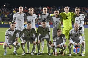 manguan-包含欧国联比赛：冰岛逼平希腊，客场保持不败势头的词条